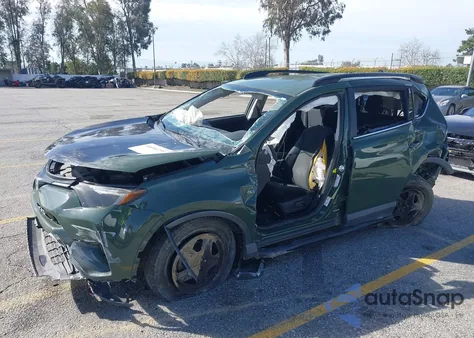 2017 Toyota Rav4 Le z USA, uszkodzony, nr VIN 2T3ZFREV1HW334365